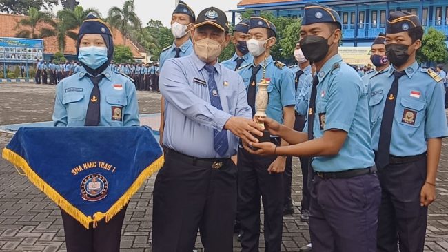 Penyerahan Piala Paskibra dan Pencak Silat (2)