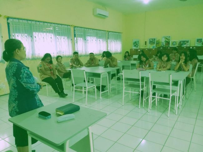 2023-12-01-07.04-Kegiatan-Doa-bersama-siswa-Nasrani-1-summer
