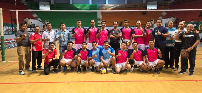 Guru SMAHASA ikut Turnamen Bola Voli Piala Walikota (1)