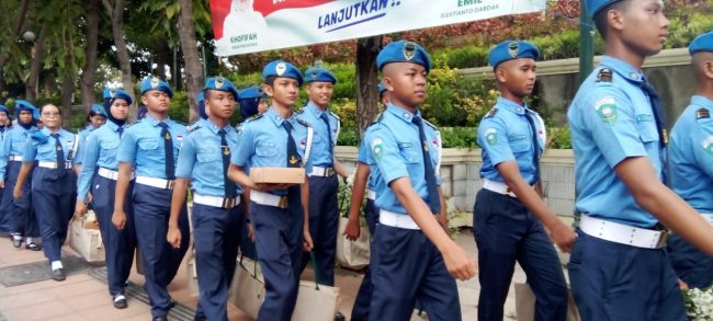 SMA Hang Tuah 1 Surabaya ikut Upacara Hari Pahlawan di Tugu Pahlawan (6)