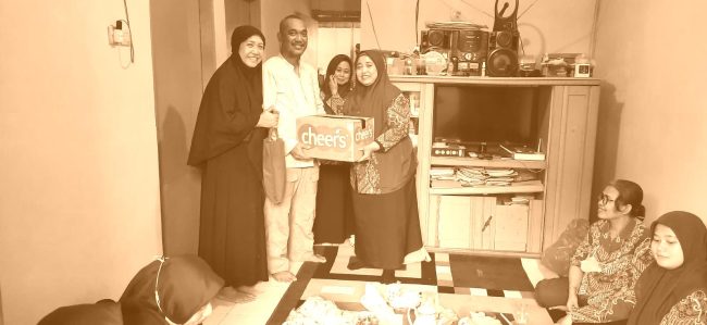 Silahturahim-ke-Ibu-Dya-Purwati-selesai-ibadah-Umroh-2-sepia